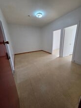 809 Astoria Blvd, Unit 2 in Astoria, NY - Foto de edificio - Building Photo