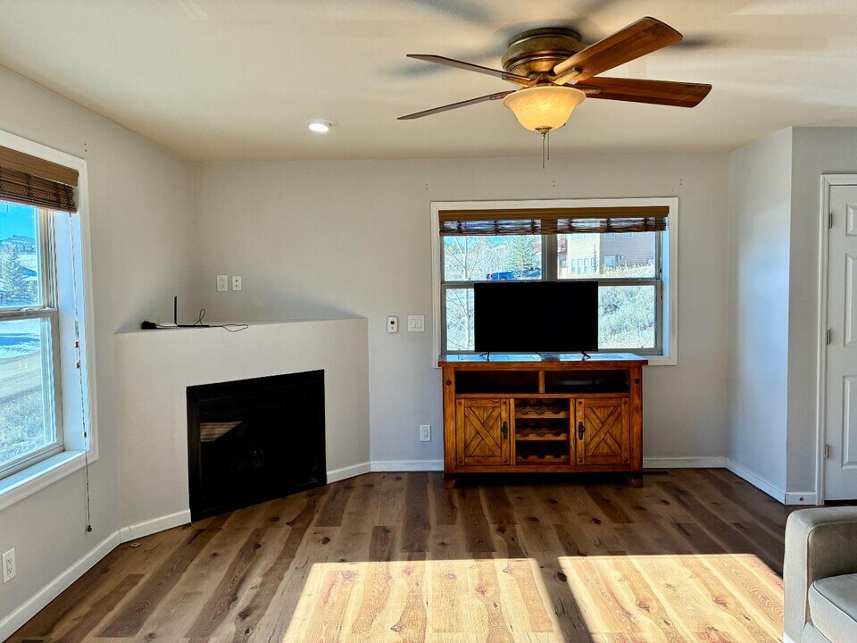 1009 Forrest Dr in Granby, CO - Building Photo