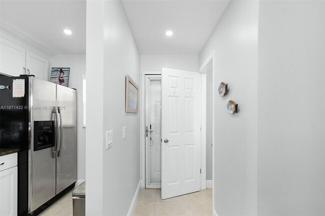 9421 S Ocean Dr in Jensen Beach, FL - Building Photo - Building Photo