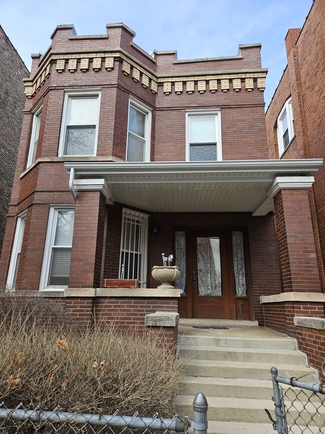 property at 2340 W Thomas St