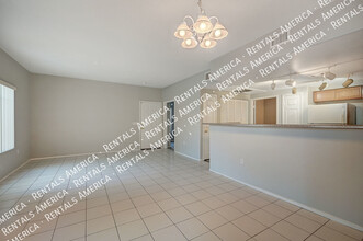 9303 Gilcrease Ave in Las Vegas, NV - Building Photo - Building Photo