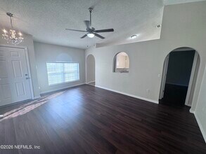 8440 Oak Crossing Dr W in Jacksonville, FL - Building Photo - Building Photo