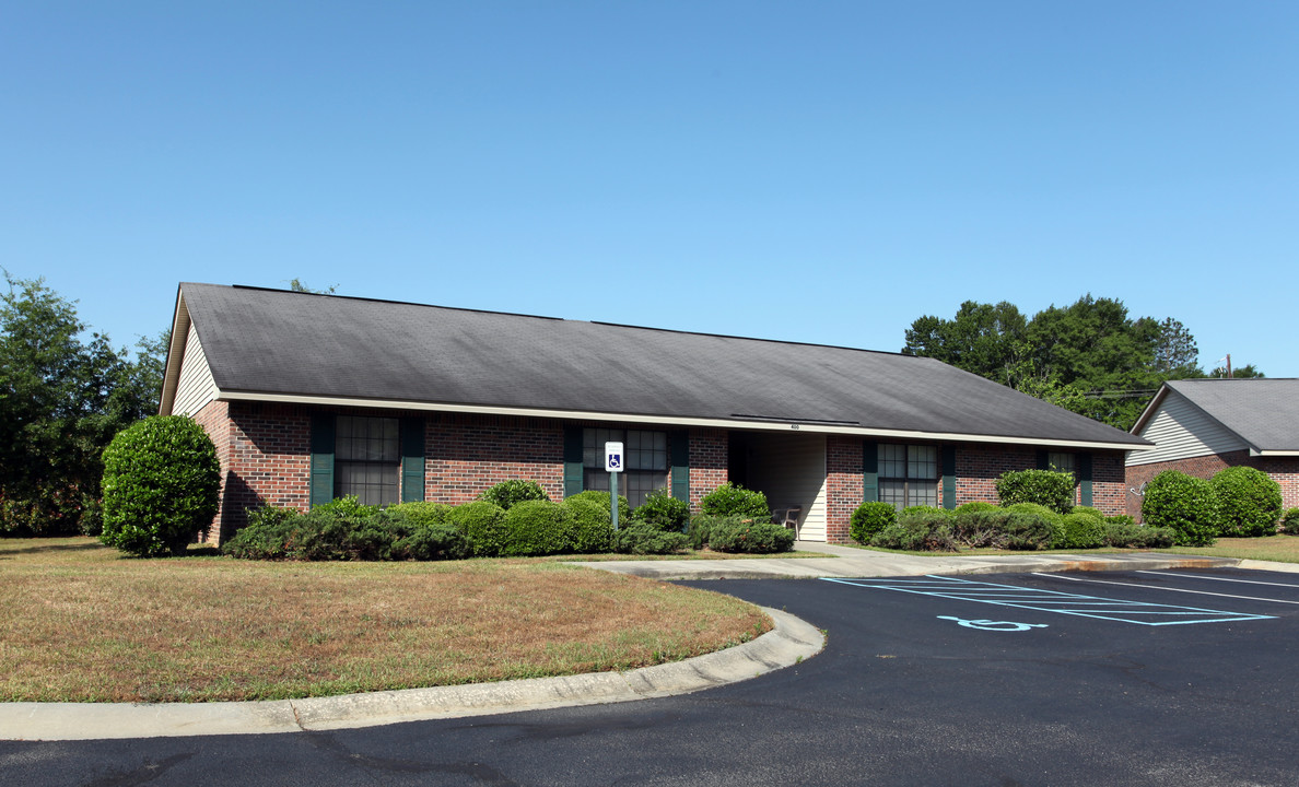 Shadowfield Apartments in Elloree, SC - Foto de edificio