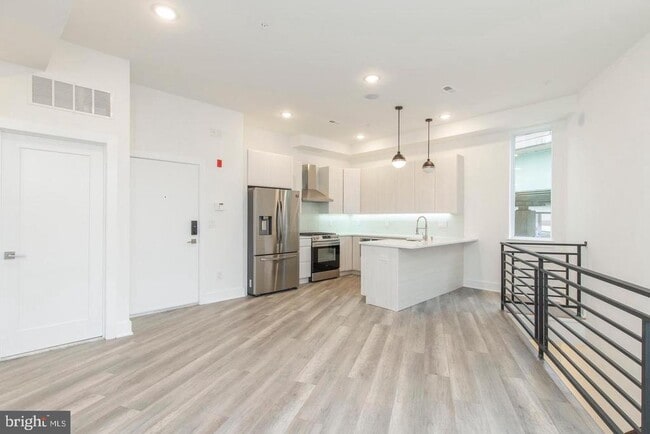 property at 90-94 E Laurel St