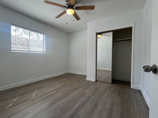 2203 Mathews Ave in Redondo Beach, CA - Foto de edificio - Building Photo