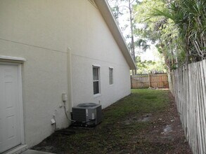 13708 Lavender Ln in Wellington, FL - Building Photo - Building Photo