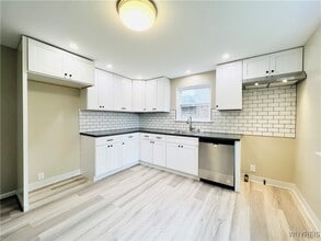 365 Fisher Rd in West Seneca, NY - Building Photo - Building Photo