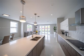 3667 SW 26th St in Miami, FL - Building Photo - Building Photo