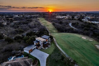 207 Kites Ct in Horseshoe Bay, TX - Building Photo - Building Photo
