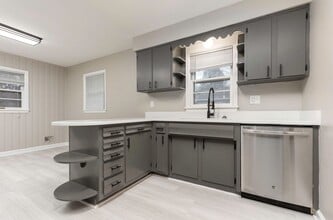 1411 Herr Ln in Louisville, KY - Building Photo - Building Photo