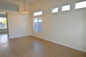 9021 Devon Crest Way in Elk Grove, CA - Building Photo - Building Photo