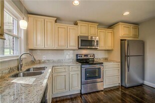 615 Skyview Dr in Nashville, TN - Building Photo