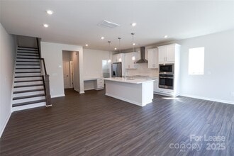 526 Myrick Aly in Charlotte, NC - Building Photo - Building Photo