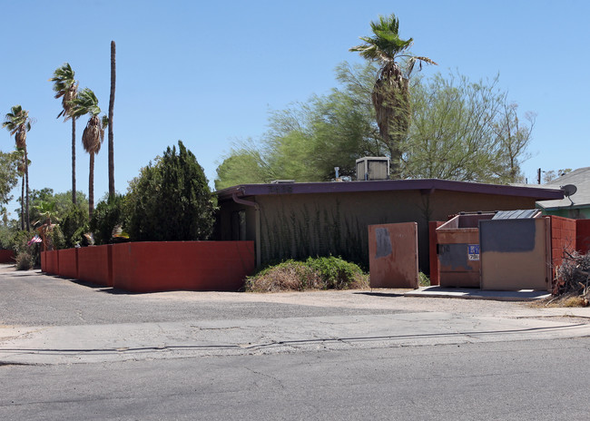 3420 E Monte Vista Dr in Tucson, AZ - Foto de edificio - Building Photo