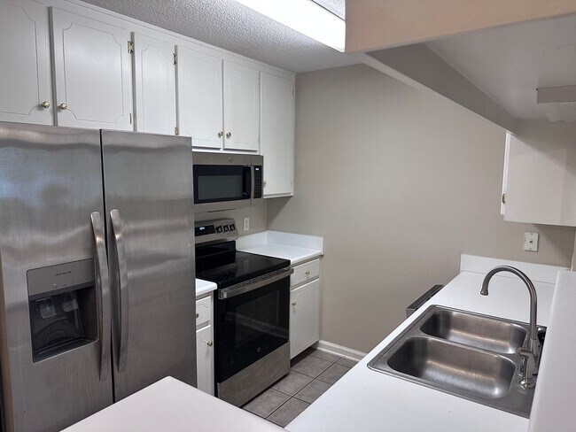 132 S Spring View Dr in Enterprise, AL - Building Photo - Building Photo