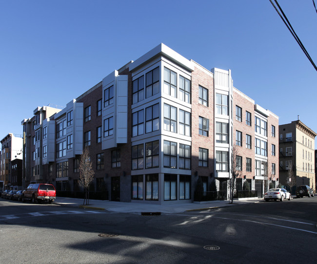 501-507 Jackson St in Hoboken, NJ - Foto de edificio - Building Photo