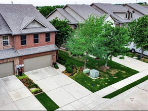 460 Hunt Dr in Lewisville, TX - Building Photo - Building Photo