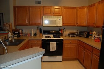 2241 S Main St in Ann Arbor, MI - Building Photo - Building Photo