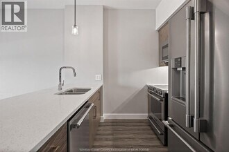 7887 Edgar St in Windsor, ON - Building Photo - Building Photo