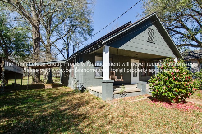 313 Singer St in Pineville, LA - Building Photo - Building Photo