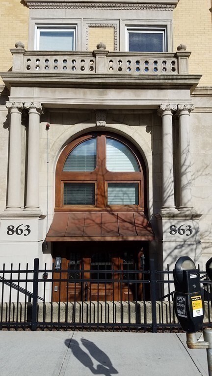 property at 863 Massachusetts Ave