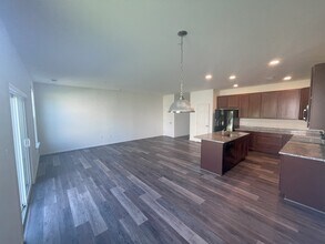 221 Thompson Ave in Queenstown, MD - Building Photo - Building Photo