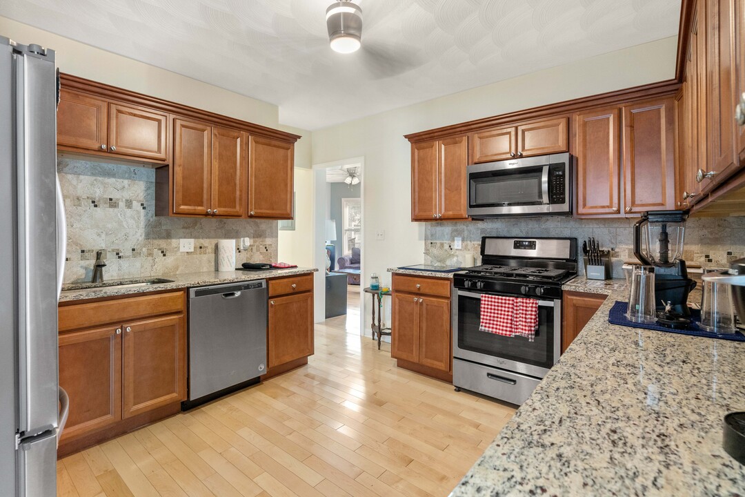 55 Easton St in Boston, MA - Building Photo