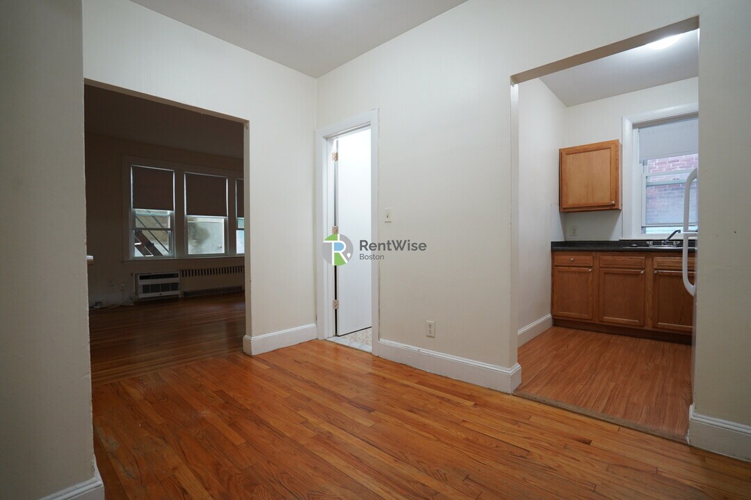 33 Lancaster Terrace in Brookline, MA - Building Photo