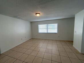 3071 Willow Bend Blvd in Orlando, FL - Building Photo - Building Photo