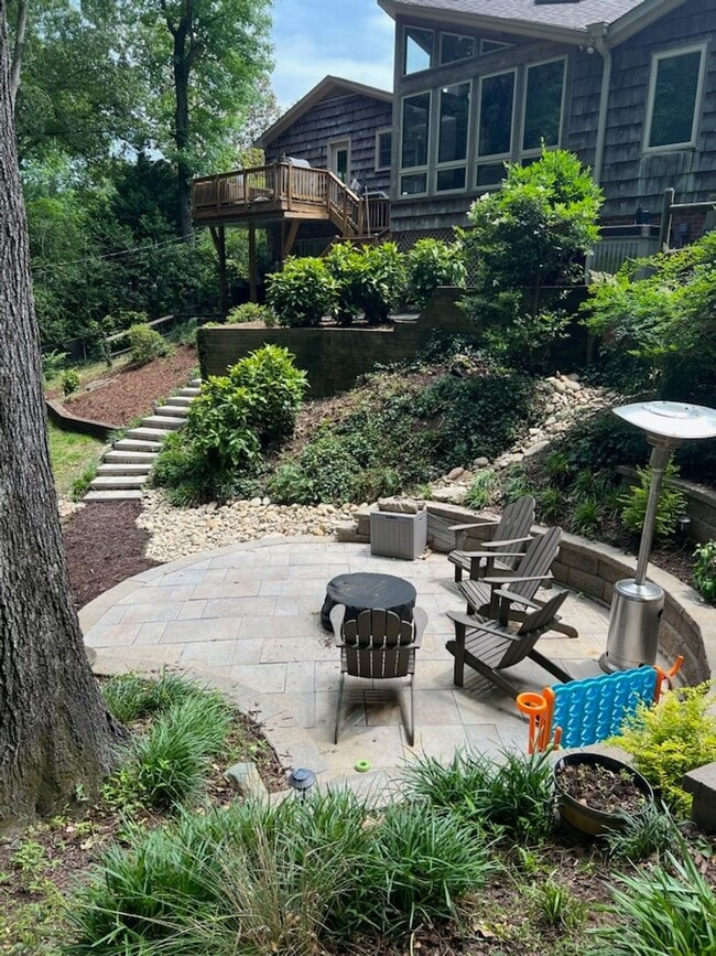 1404 Fernwood Dr in High Point, NC - Building Photo - Building Photo