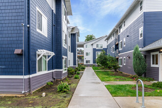 Huckleberry Apartments in Portland, OR - Foto de edificio - Building Photo