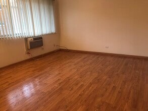 1425 W Touhy Ave in Park Ridge, IL - Building Photo - Building Photo