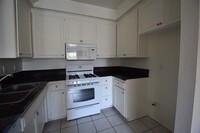 11434 Moorpark St in North Hollywood, CA - Building Photo - Building Photo