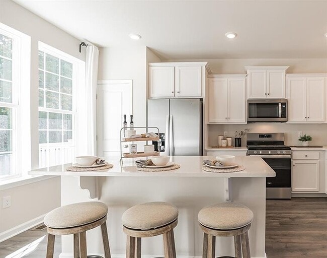 182 Sweetwater Dr in Moon Township, PA - Building Photo - Building Photo