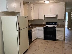 8729 Kelley Dr in Stockton, CA - Building Photo - Building Photo