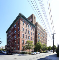 Sunnybrook Apartments in Mount Vernon, NY - Foto de edificio - Building Photo