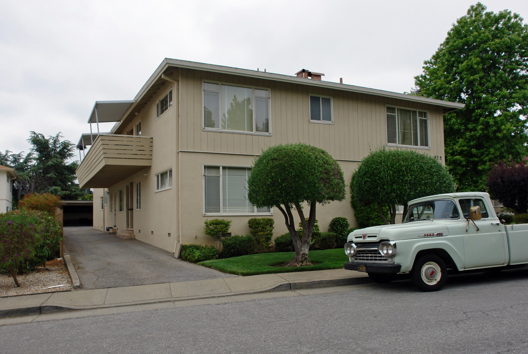 425 Turner Ter in San Mateo, CA - Building Photo