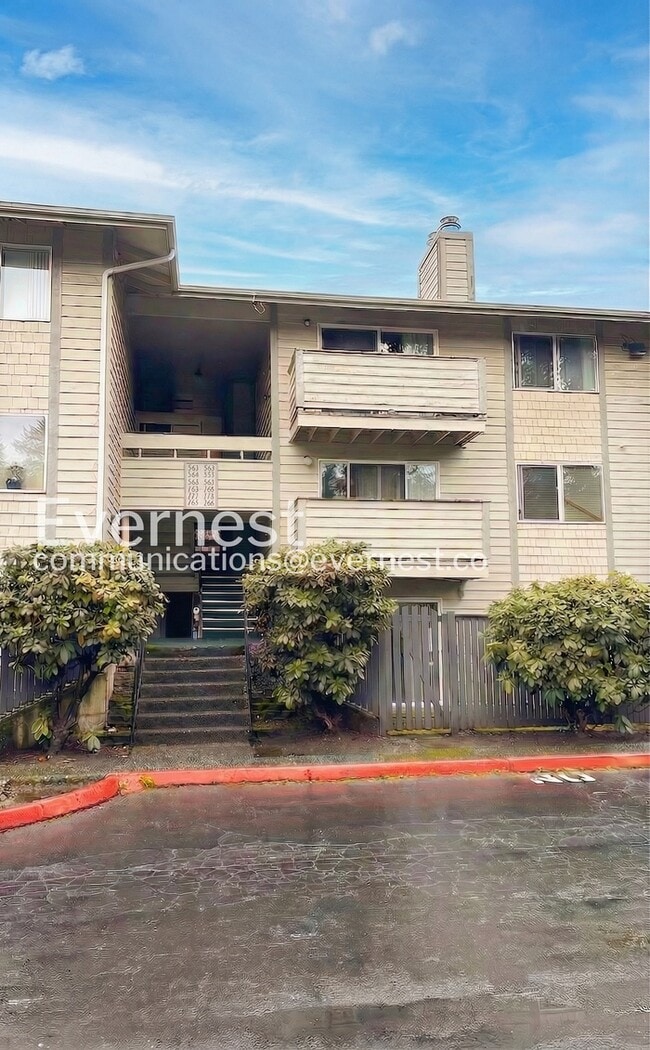 property at 1150 NE Sunset Blvd