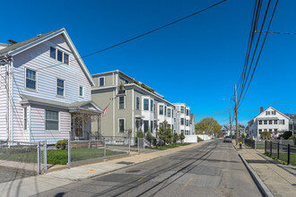 50-52 Waverly St in Boston, MA - Foto de edificio - Building Photo