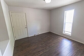 1015 W Ash St in Columbia, MO - Building Photo - Building Photo