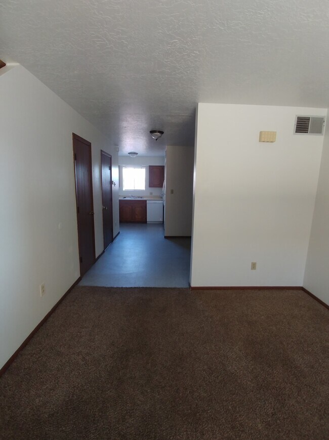 824 Vine Ave-Unit -D in Farmington, NM - Foto de edificio - Building Photo