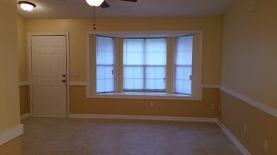 1088 Desert Shield St in Hinesville, GA - Building Photo - Building Photo