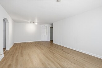 750 W Dempster St in Mount Prospect, IL - Building Photo - Building Photo