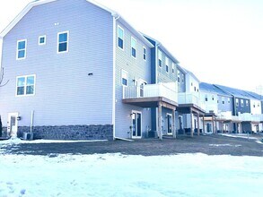 201 Via Veneto in Delaware, OH - Building Photo - Building Photo