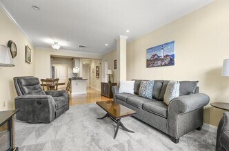 426 Main St in Stoneham, MA - Building Photo - Building Photo