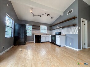 571 Firefly Dr in Canyon Lake, TX - Building Photo - Building Photo