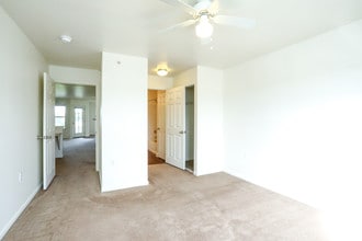 Preston Pointe at Brownstown in Brownstown, MI - Foto de edificio - Interior Photo