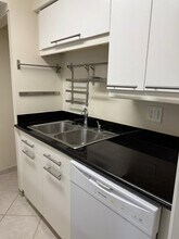 6410 Del Monte Dr in Houston, TX - Foto de edificio - Building Photo