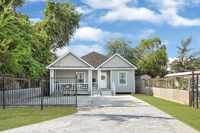 property at 216 Cockerel St