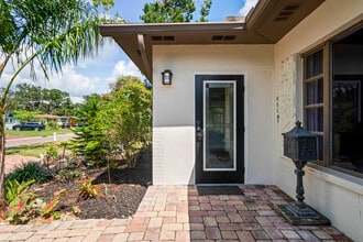 650 37th Ave NE in St. Petersburg, FL - Building Photo - Building Photo